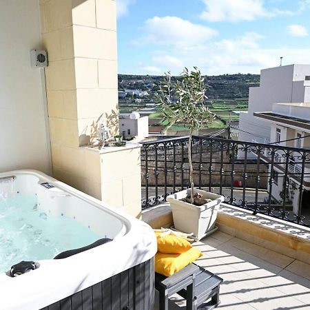 Ta'Lonza Luxury Near Goldenbay With Hot Tub App1 Apartamento Mellieha Exterior foto